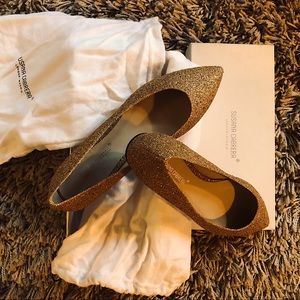 Glittering-gold Susana Cabrera Flats